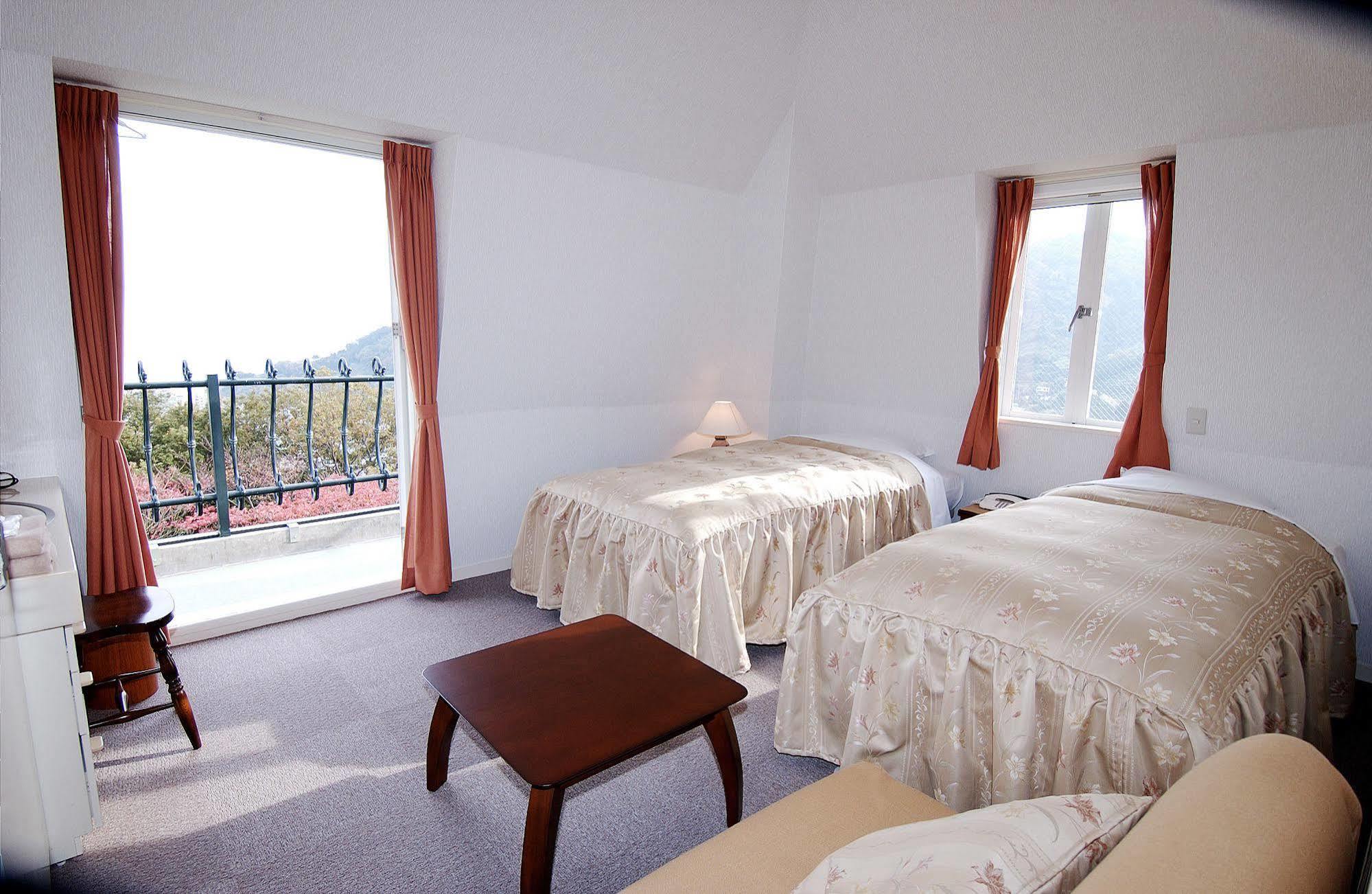 Hotel Chobo Sanso Yugawara Buitenkant foto