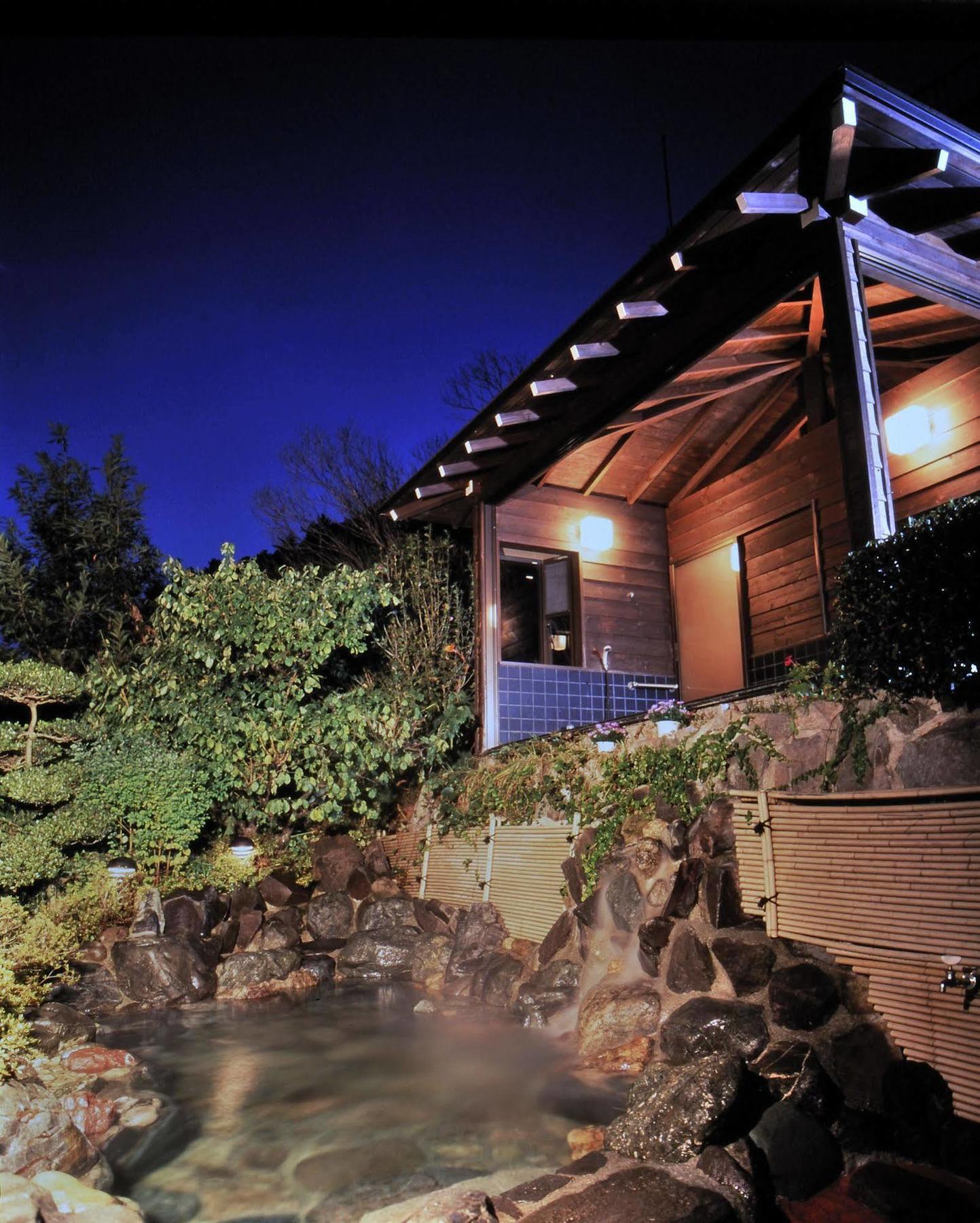 Hotel Chobo Sanso Yugawara Buitenkant foto