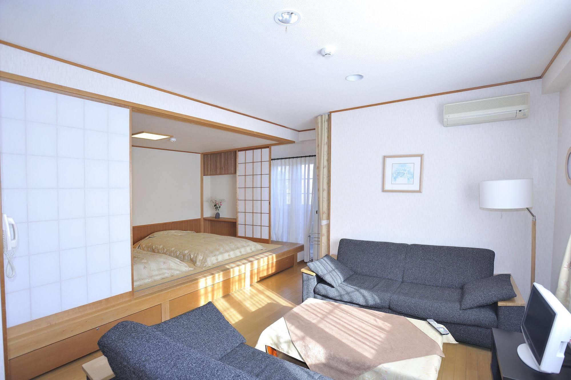 Hotel Chobo Sanso Yugawara Buitenkant foto
