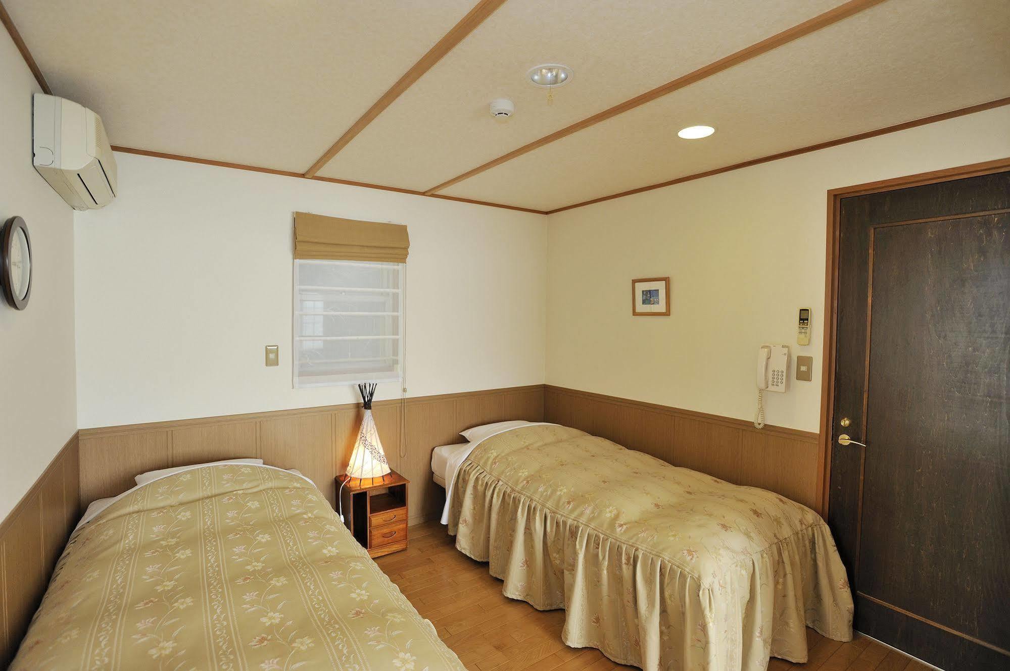 Hotel Chobo Sanso Yugawara Buitenkant foto