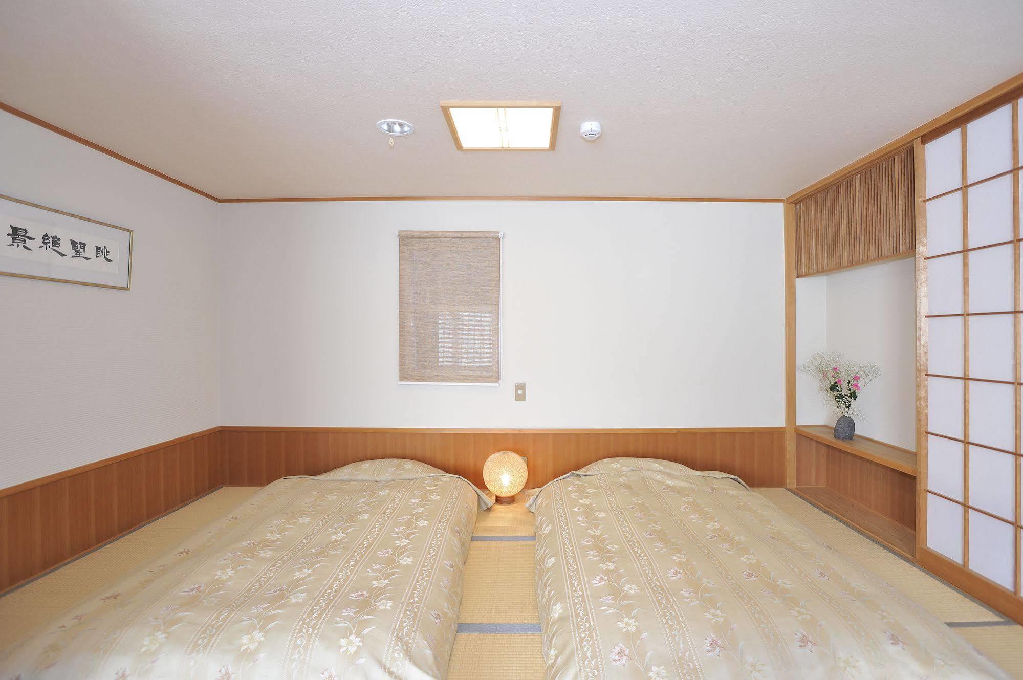Hotel Chobo Sanso Yugawara Buitenkant foto